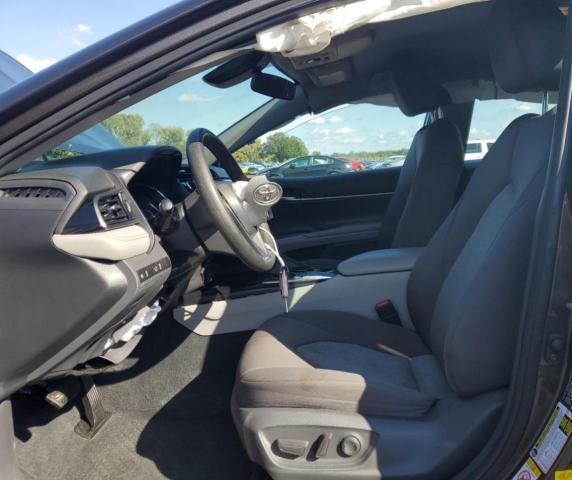 4T1B11HK1KU202211 - 2019 TOYOTA CAMRY L GRAY photo 7