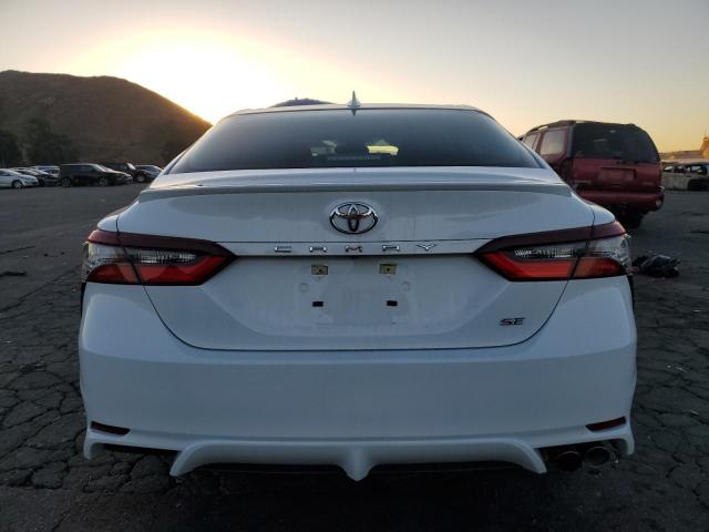 4T1G11AK5PU757556 - 2023 TOYOTA CAMRY SE NIGHT SHADE WHITE photo 6