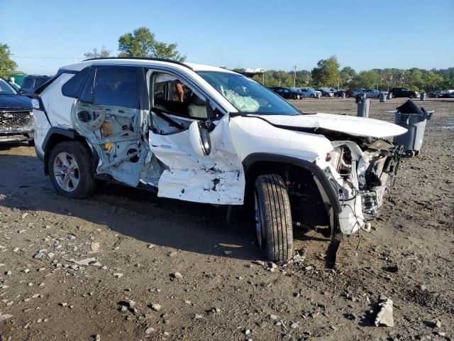 4T3RWRFV4SU164413 - 2025 TOYOTA RAV4 XLE أبيض صورة 4