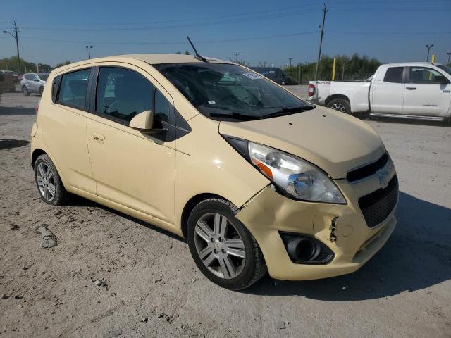 KL8CD6S99DC554182 - 2013 CHEVROLET SPARK 1LT YELLOW photo 4
