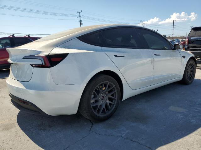5YJ3E1EA7RF732484 - 2024 TESLA MODEL 3 白色 照片 3