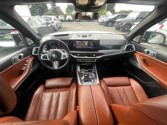 5UX33EM04P9P12415 - 2023 BMW X7 M60I WHITE photo 8