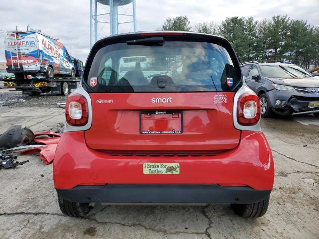 WMEFJ5DA6HK172901 - 2017 SMART FORTWO RED photo 6