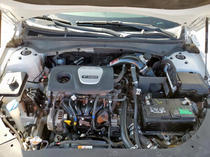 5XXGT4L19HG135750 - 2017 KIA OPTIMA LX WHITE photo 11