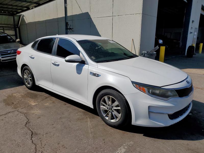 5XXGT4L19HG135750 - 2017 KIA OPTIMA LX WHITE photo 4