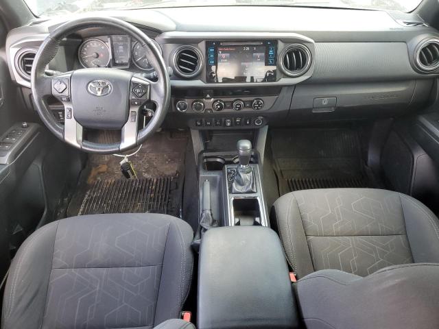 3TMDZ5BN9JM051122 - 2018 TOYOTA TACOMA DOUBLE CAB Արծաթագույն լուսանկար 8