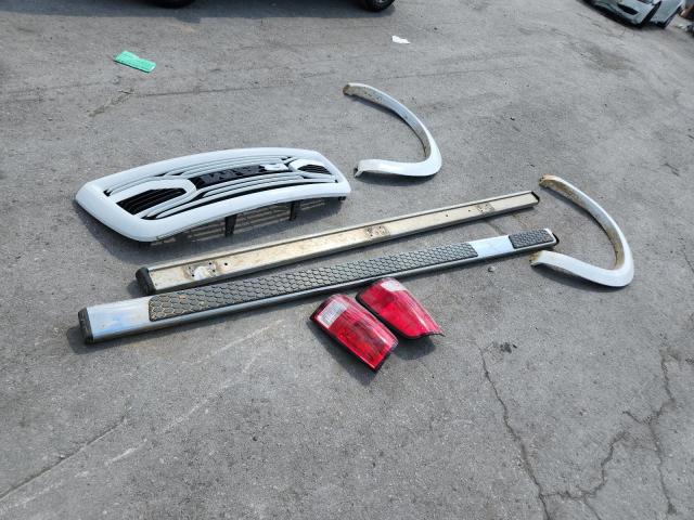 3C6UR5DJ7JG337745 - 2018 RAM 2500 SLT Սպիտակ լուսանկար 12