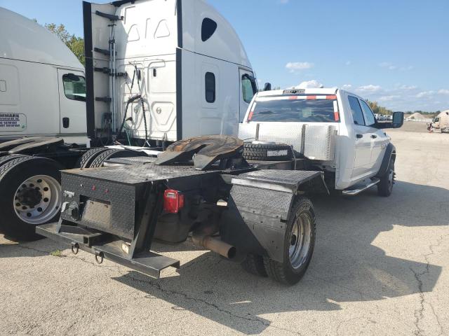 3C7WRNFL6JG317554 - 2018 RAM 5500 Beyaz fotoğraf 3