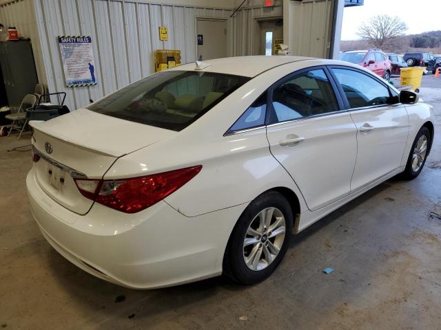 5NPEB4AC3DH658002 - 2013 HYUNDAI SONATA GLS WHITE photo 3