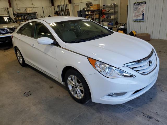 5NPEB4AC3DH658002 - 2013 HYUNDAI SONATA GLS WHITE photo 4