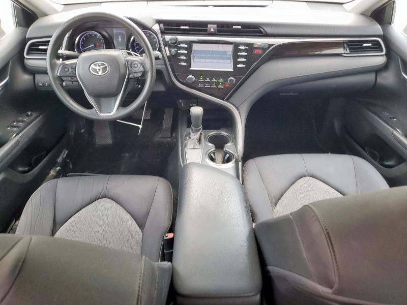 4T1B11HK0KU184848 - 2019 TOYOTA CAMRY L Күміс фото 8