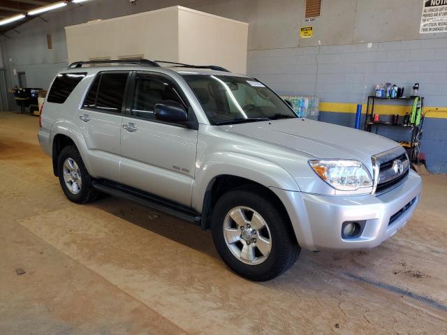 JTEBU14R570108972 - 2007 TOYOTA 4RUNNER SR5 银色 照片 4