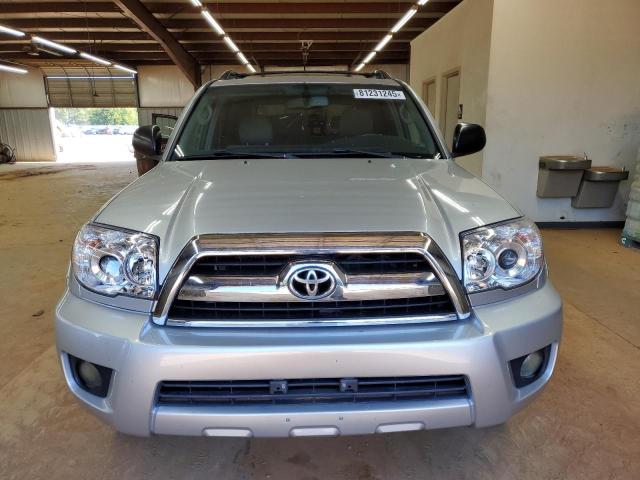 JTEBU14R570108972 - 2007 TOYOTA 4RUNNER SR5 银色 照片 5