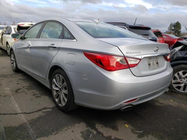 5NPEC4AC0BH002687 - 2011 HYUNDAI SONATA SE SILVER photo 2