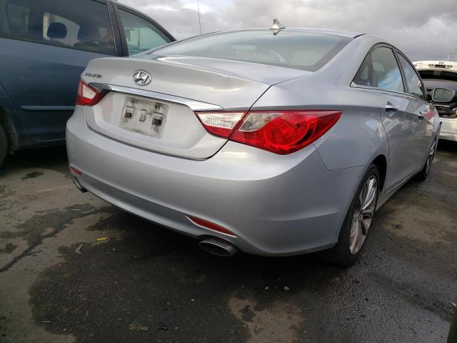 5NPEC4AC0BH002687 - 2011 HYUNDAI SONATA SE SILVER photo 3