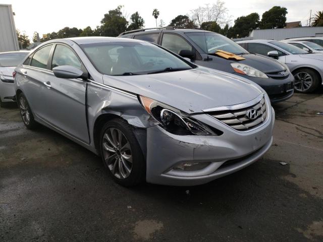 5NPEC4AC0BH002687 - 2011 HYUNDAI SONATA SE SILVER photo 4