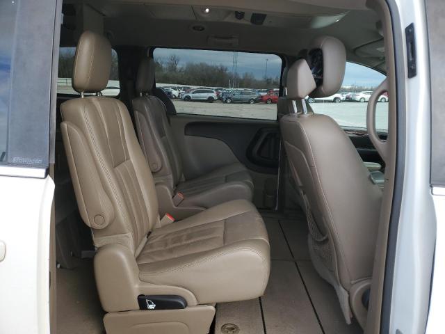 2C4RC1BG6CR350774 - 2012 CHRYSLER TOWN & COU TOURING WHITE photo 11