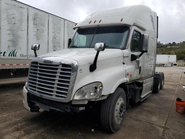 1FUJGLDV3JLHJ9889 - 2018 FREIGHTLINER CASCADIA 1 Biały zdjęcie 2