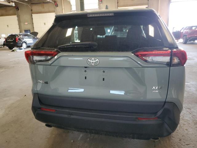 2T3P1RFV2MW204688 - 2021 TOYOTA RAV4 XLE GRAY photo 6