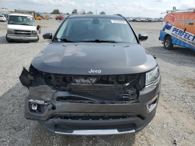 3C4NJDCB1JT349230 - 2018 JEEP COMPASS LIMITED Сірий фото 5