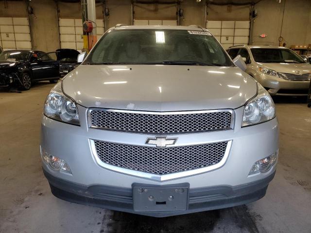 1GNKVLEDXCJ122250 - 2012 CHEVROLET TRAVERSE LTZ SILVER photo 5