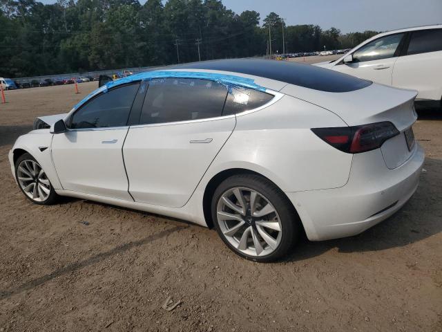 5YJ3E1EB3JF112194 - 2018 TESLA MODEL 3 Beyaz fotoğraf 2