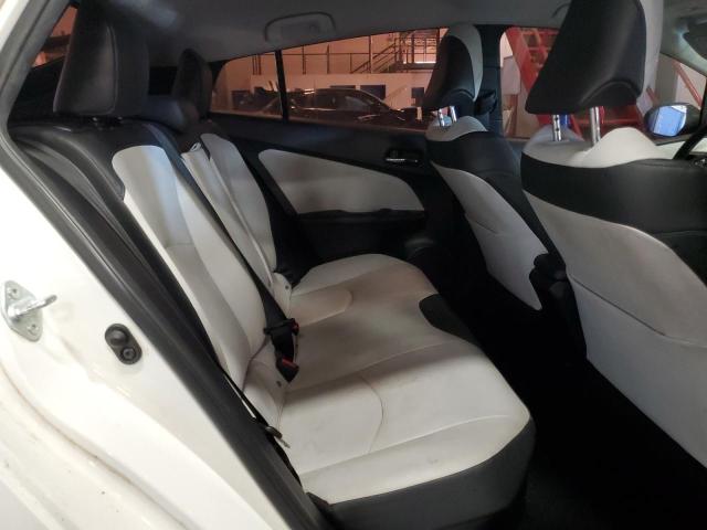 JTDKARFU8G3021854 - 2016 TOYOTA PRIUS WHITE photo 10