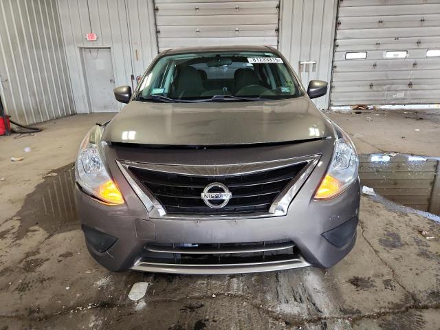 3N1CN7AP5GL875447 - 2016 NISSAN VERSA S GRAY photo 5