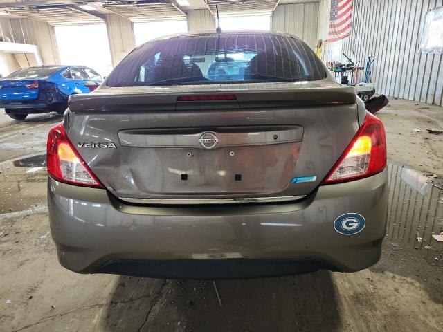 3N1CN7AP5GL875447 - 2016 NISSAN VERSA S GRAY photo 6