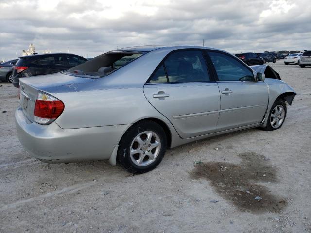 4T1BE32K15U626596 - 2005 TOYOTA CAMRY LE SILVER photo 3