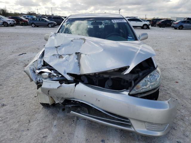 4T1BE32K15U626596 - 2005 TOYOTA CAMRY LE SILVER photo 5