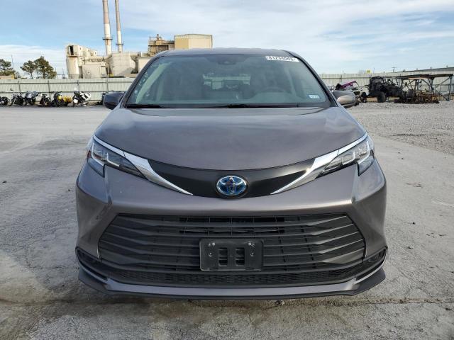 5TDKRKEC7NS079913 - 2022 TOYOTA SIENNA LE GRAY photo 5