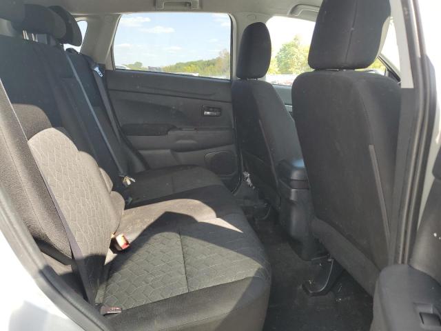 JA4APUAUXNU020372 - 2022 MITSUBISHI OUTLANDER ES SILVER photo 11