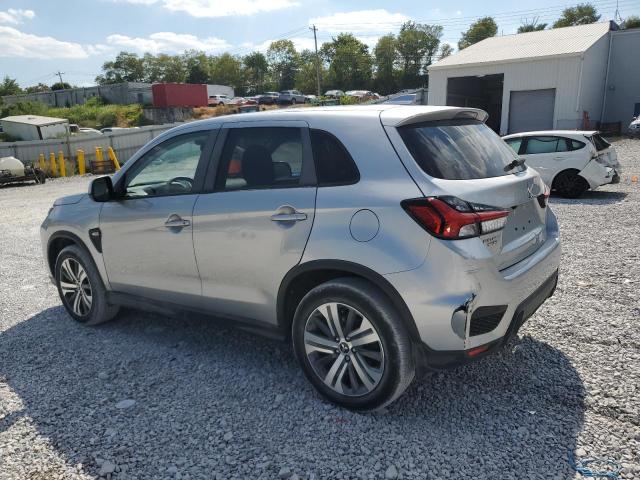 JA4APUAUXNU020372 - 2022 MITSUBISHI OUTLANDER ES SILVER photo 2