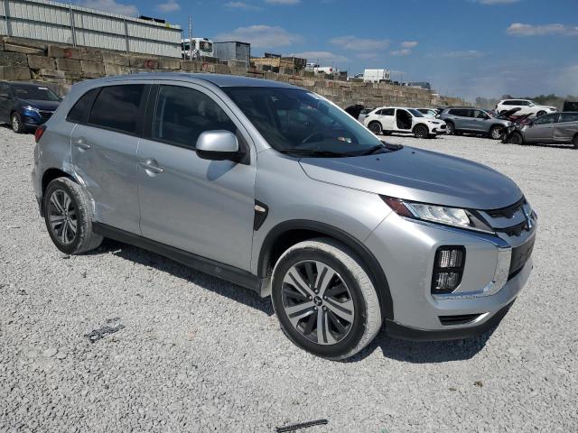 JA4APUAUXNU020372 - 2022 MITSUBISHI OUTLANDER ES SILVER photo 4