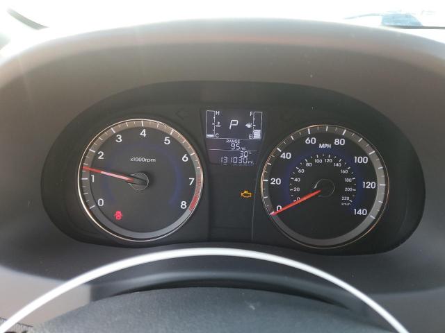 KMHCT5AE7HU363049 - 2017 HYUNDAI ACCENT SE WHITE photo 9