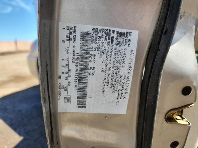 1LNHM81W22Y661411 - 2002 LINCOLN TOWN CAR EXECUTIVE 金色 照片 12