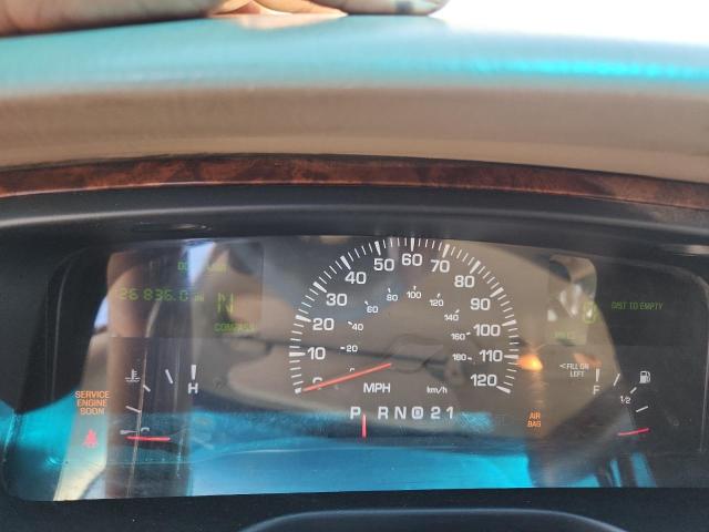 1LNHM81W22Y661411 - 2002 LINCOLN TOWN CAR EXECUTIVE 金色 照片 9