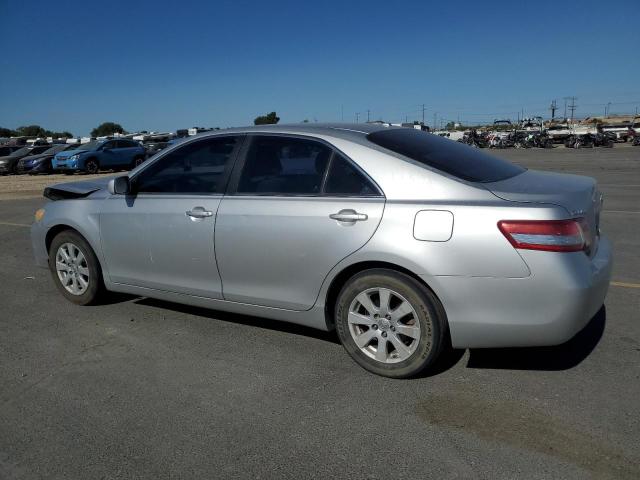 4T4BF3EK3BR179098 - 2011 TOYOTA CAMRY BASE SILVER photo 2