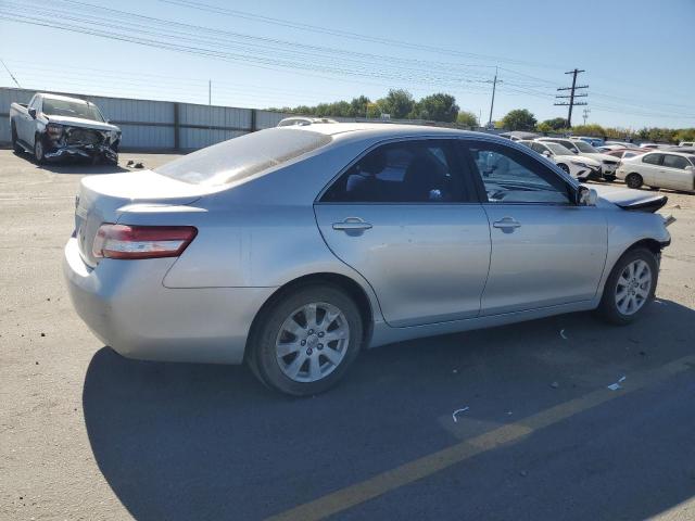 4T4BF3EK3BR179098 - 2011 TOYOTA CAMRY BASE SILVER photo 3