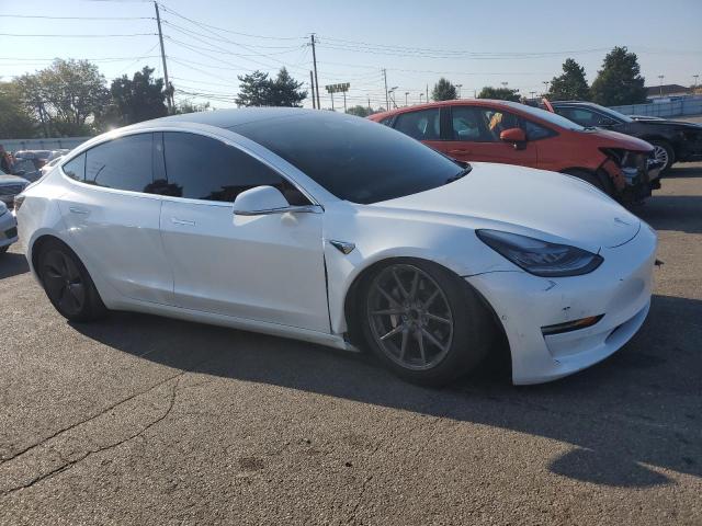 5YJ3E1EAXKF483703 - 2019 TESLA MODEL 3 Blanco foto 4
