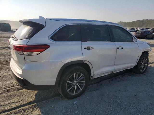 5TDKZRFH6JS527426 - 2018 TOYOTA HIGHLANDER SE Ақ фото 3