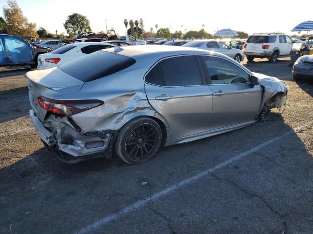 4T1S31AK3PU055661 - 2023 TOYOTA CAMRY SE NIGHT SHADE SILVER photo 3