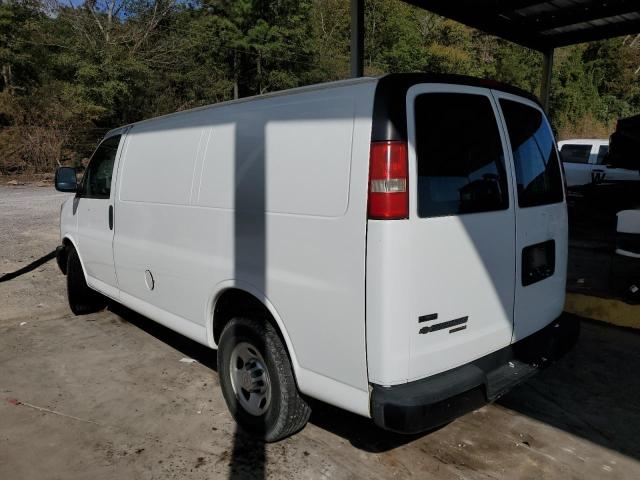 1GCWGFBA6B1122891 - 2011 CHEVROLET EXPRESS G2 WHITE photo 2