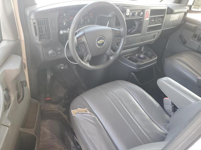 1GCWGFBA6B1122891 - 2011 CHEVROLET EXPRESS G2 WHITE photo 8