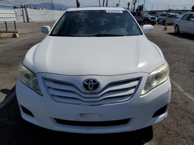 4T1BF3EK1BU769326 - 2011 TOYOTA CAMRY BASE Beyaz fotoğraf 5