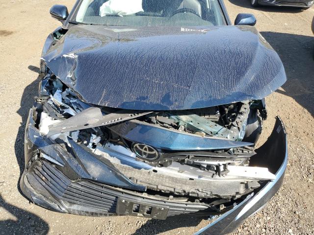 4T1F11BK8MU037982 - 2021 TOYOTA CAMRY XLE BLUE photo 11