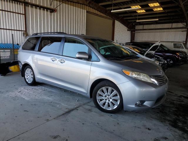 5TDYK3DC7BS044242 - 2011 TOYOTA SIENNA XLE ვერცხლისფერი ფოტო 4