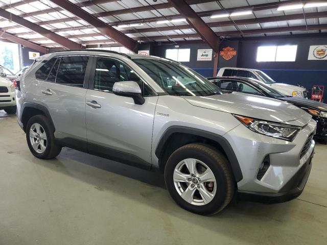 2T3RWRFV1MW120162 - 2021 TOYOTA RAV4 XLE ვერცხლისფერი ფოტო 4