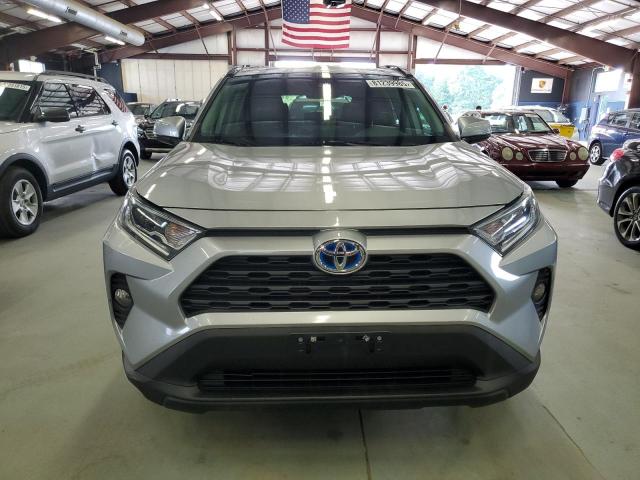 2T3RWRFV1MW120162 - 2021 TOYOTA RAV4 XLE ვერცხლისფერი ფოტო 5